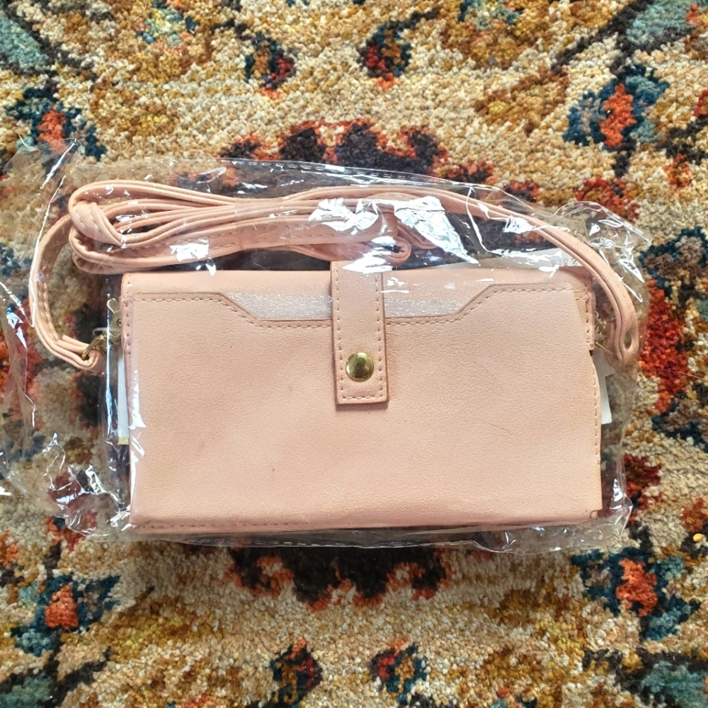 Blush Smooth charging wallet with adjustable strap